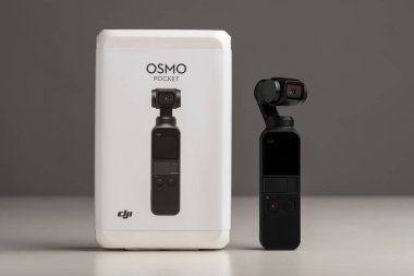 Bologna, İtalya - Şubat, 2019: Kutulu Dji Osmo cep