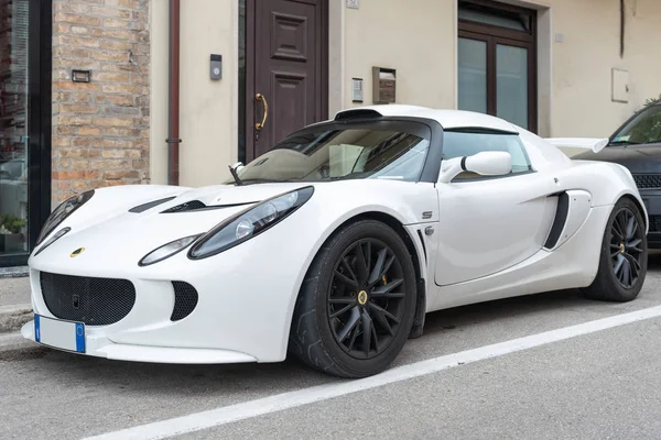 Pedaso Itália Outubro 2018 Lotus Exige Sportscar Estacionado Rua — Fotografia de Stock