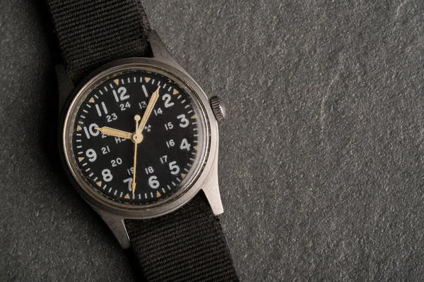 Hamilton Khaki Field 1977 Ročník Vojenských Hodinek Uzavření Záběru — Stock fotografie