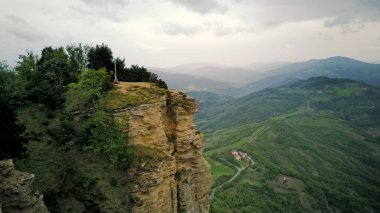 Monte (dağ) Adone görünümü. Bologna, İtalya.