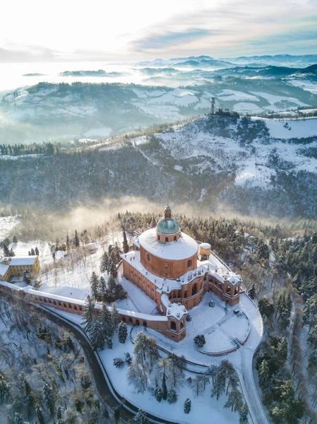 San Luca Sanctuary Havadan Görünümü Mavi Gökyüzü Ile Kış Zamanında — Stok fotoğraf