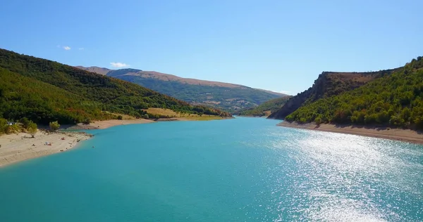 Γραφική Θέα Στη Λίμνη Fiastra Στην Περιοχή Μάρκε Ιταλία — Φωτογραφία Αρχείου