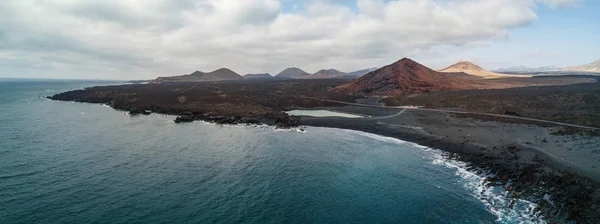Lanzarote Adasındaki Playa Montana Bermeja Hava Panoramik Manzarası Kanarya Adaları — Stok fotoğraf