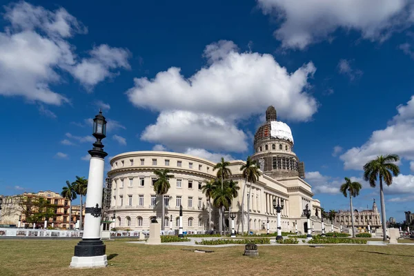 Capitólio Edifício Contra Céu Azul Nublado Havana Cuba — Fotografia de Stock