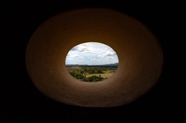 Valle de los Ingenios - Şeker Değirmenleri Vadisi'nde Manaca Iznaga Kulesi manzara görünümü. Trinidad, Küba.