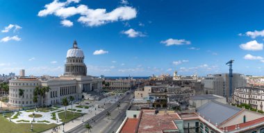 Capitolio binasının ve şehrin havadan görünümü. Havana, Küba.