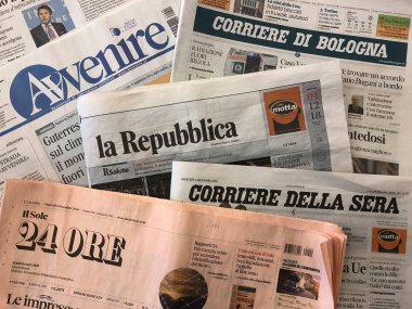 Bologna, İtalya - Aralık, 2018: Ünlü İtalyan gazeteleri
