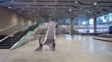 Saint Petersburg - Mayıs 2018: Pulkovo Uluslararası Havaalanı iç görünümü.