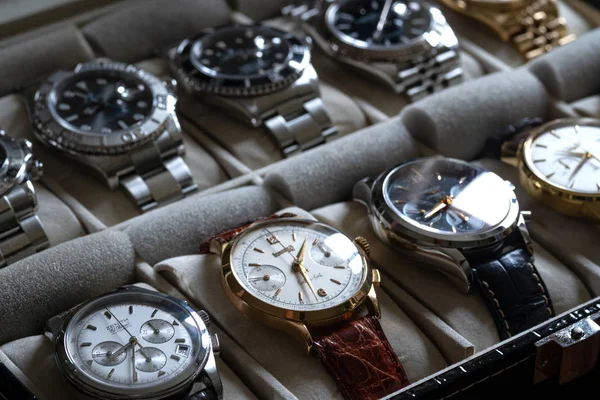 Luxusuhren Kollektion Mit Zenith Primero Eberhard Extra Fort Longines Und — Stockfoto