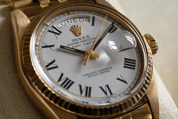Rolex Oyster Perpetual Day Date Gouden Horloge Close Shot — Stockfoto
