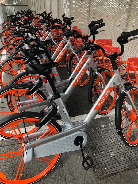 Bologna Talya Circa Temmuz 2018 Mobike Bisiklet Sokakta Park — Stok fotoğraf