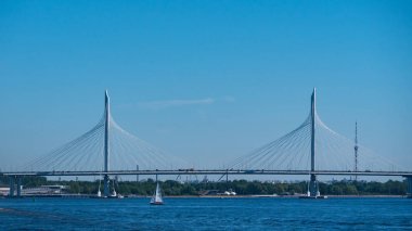 Nevskaya Guba, St. Petersburg, Rusya'da kablolu köprü.