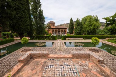 Granada, İspanya - Haziran 2018: Alhambra Palace açık hava manzarası, Granada Unesco sitesi , Endülüs.