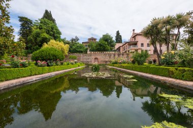 Granada, İspanya - Haziran 2018: Alhambra Palace açık hava manzarası, Granada Unesco sitesi , Endülüs.