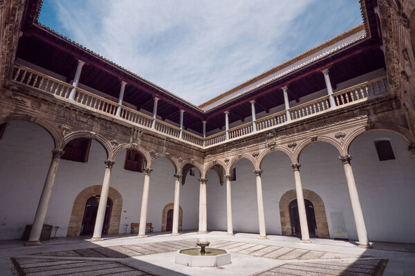 GRANADA, SPAIN - ИЮНЬ 2018: Patio de los Marmoles inside the Renaissance and Baroque city Hospital Real complex
.