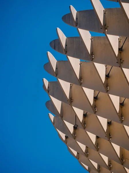 西班牙塞维利亚 Circa 2018 德国建筑师尤尔根 迈尔设计的面向蓝天的地铁遮阳伞 2011 月完工 — 图库照片