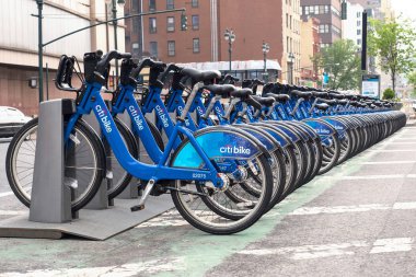 New York City - 16 Mayıs 2015: Manhattan'daki Citi Bike istasyonu