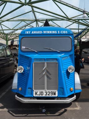 Londra - 18 Haziran 2015: Citroen H Van, bir kamyonet (veya teslim van) 1947 ve 1981 arasında Fransız otomobil üreticisi Citroen tarafından üretilen. Bu Dünya Savaşı'ndan sonra geliştirilen.