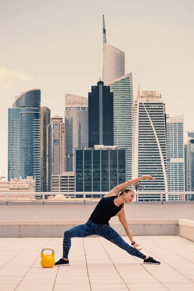 Young Sporty Woman Portrait Working Out Terrace Dubai Concept Active — Stock Photo, Image