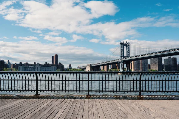 Promenade Dumbo Park Med Manhattan Bridge Bakgrunden New York City — Stockfoto