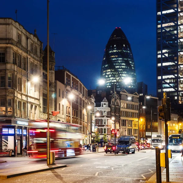 London Circa June 2015 Traffic Gherkin Building Background Night — Stock Photo, Image