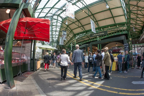 London Június 2015 Emberek Belsejében Borough Market — Stock Fotó