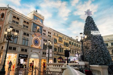 Makao, Çin - 27 Kasım 2015: Venedik Makaosu iç görünümü... Macau Asya'nın kumar başkenti ve her yıl 25 milyondan fazla kişi tarafından ziyaret edilir.