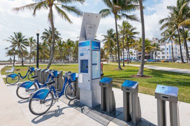 Miami, Amerika Birleşik Devletleri - 14 Mart 2016: South Beach Citi Bisiklet istasyonu.