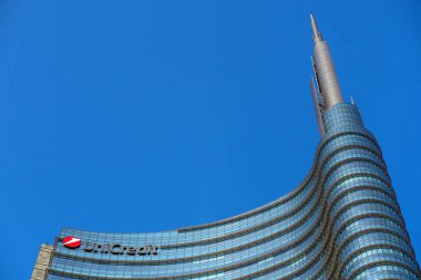 Milan, İtalya - 27 Eylül 2016: Unicredit gökdelen Gae Aulenti Square, Porta Garibaldi adlı yeni finalcial bölge Expo için inşa. 