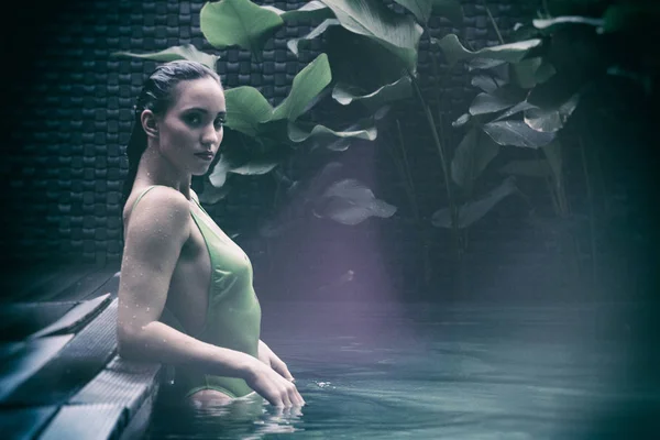 Sensual Beautiful Woman Portrait Wearing Green Swimsuit Relaxing Swimming Pool — Stock Photo, Image