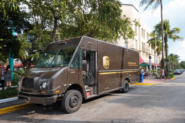 Miami Usa March 2016 Ups Van Geparkt Südstrand Ups Ist — Stockfoto