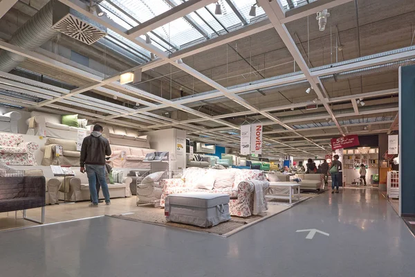 BOLOGNA, ITÁLIA - 23 de abril de 2016: Vista interior dentro da loja IKEA — Fotografia de Stock