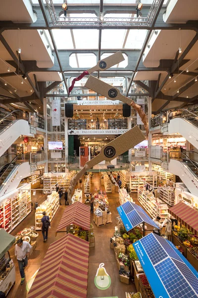 Milão Itália Setembro 2016 Eataly Store Eataly Mercado Alimentos Italiano — Fotografia de Stock