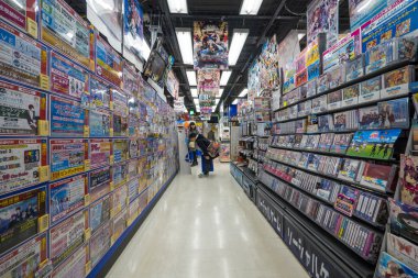 Tokyo, Japonya - Circa Mart, 2017: Animate manga store iç görünümü. Japonya'da manga terimi hem çizgi roman hem de çizgi film için kullanılan bir kelimedir.. 