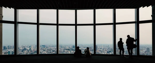 Nsanlar Siluet Gözlem Güverte Içinde Tokyo Japonya — Stok fotoğraf