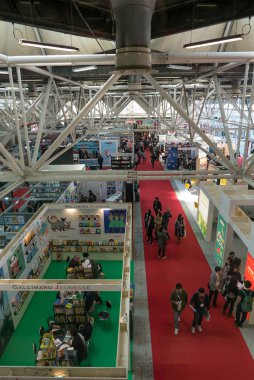 Bologna, İtalya - 26 Mart 2018: Bol'un içindeki ziyaretçilerin en çok ziyaret edilmesi