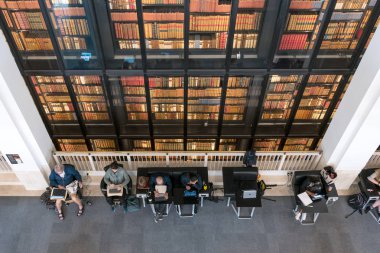 Londra, Birleşik Krallık - Circa Mayıs 2018: British Library iç görünümü