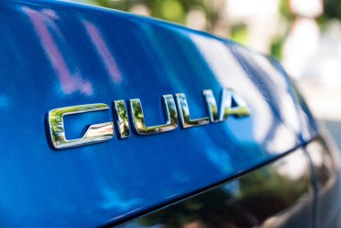 mavi Alfa Romeo Giulia Veloce, yakın çekim