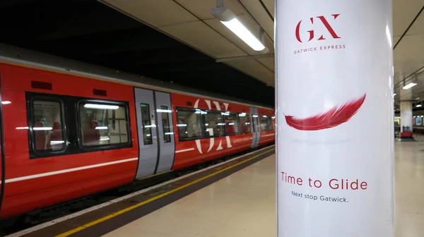 Londres Reino Unido Circa Maio 2018 Comboio Gatwick Express Estação — Fotografia de Stock