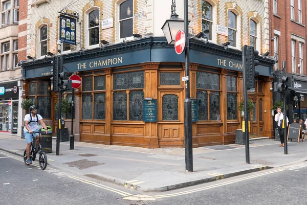 Londres Reino Unido Circa May 2018 Pub Campeón Vista Exterior —  Fotos de Stock