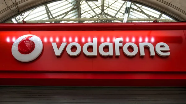 Londra Mayıs 2018 Bir Mağazada Vodafone Logosu Vodafone Ngiltere Telekomünikasyon — Stok fotoğraf