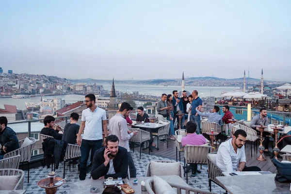 Istanbul Turkey Circa April 2018 People Enjoying Panoramic Terrace Scenic — Stock Photo, Image