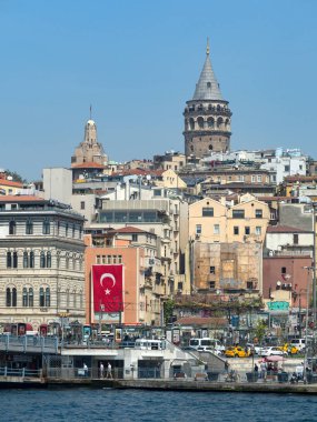 Deniz limanı üzerinde eski otantik mimari, Türkiye