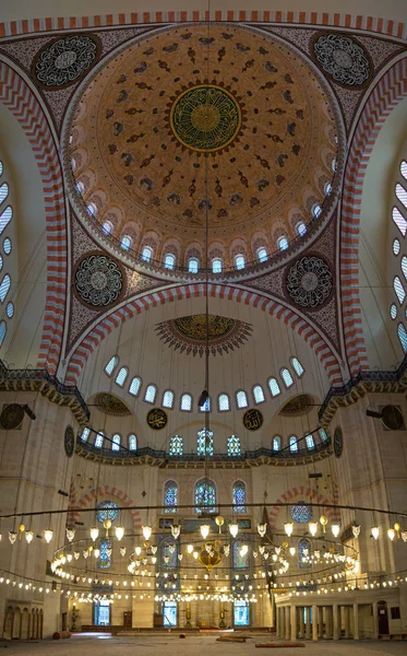 Istanbul Törökország Április 2018 Belső Kilátás Szulejan Mecset Vertikális Panorámakép — Stock Fotó