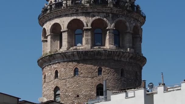 Istanbul Turkey April 2018 Turister Toppen Galata Tower — Stockvideo