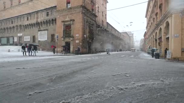 Sneeuw Het Centrum Van Stad Bologna Italië — Stockvideo