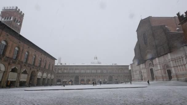 Beeldmateriaal Van Maggiore Plein Onder Sneeuw Bologna Italië — Stockvideo