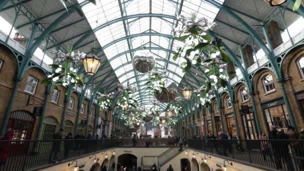 London Circa January 2018 Interior View Covent Garden Market Christmas — Stock Video