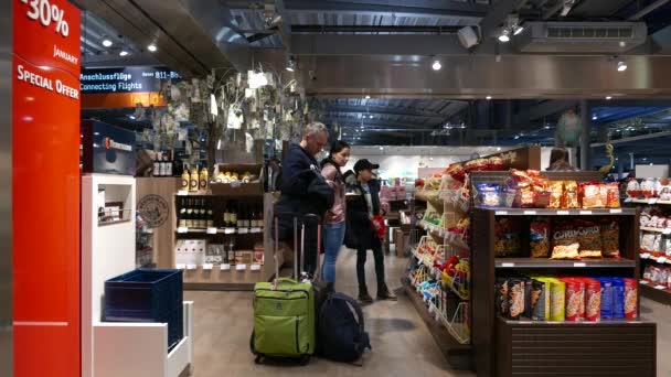 Koln Alemania Circa Enero 2018 Vista Interior Duty Free Dentro — Vídeos de Stock