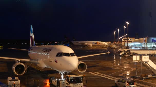 Koln Alemanha Circa Janeiro 2018 Avião Jato Aeroporto Internacional Koln — Vídeo de Stock